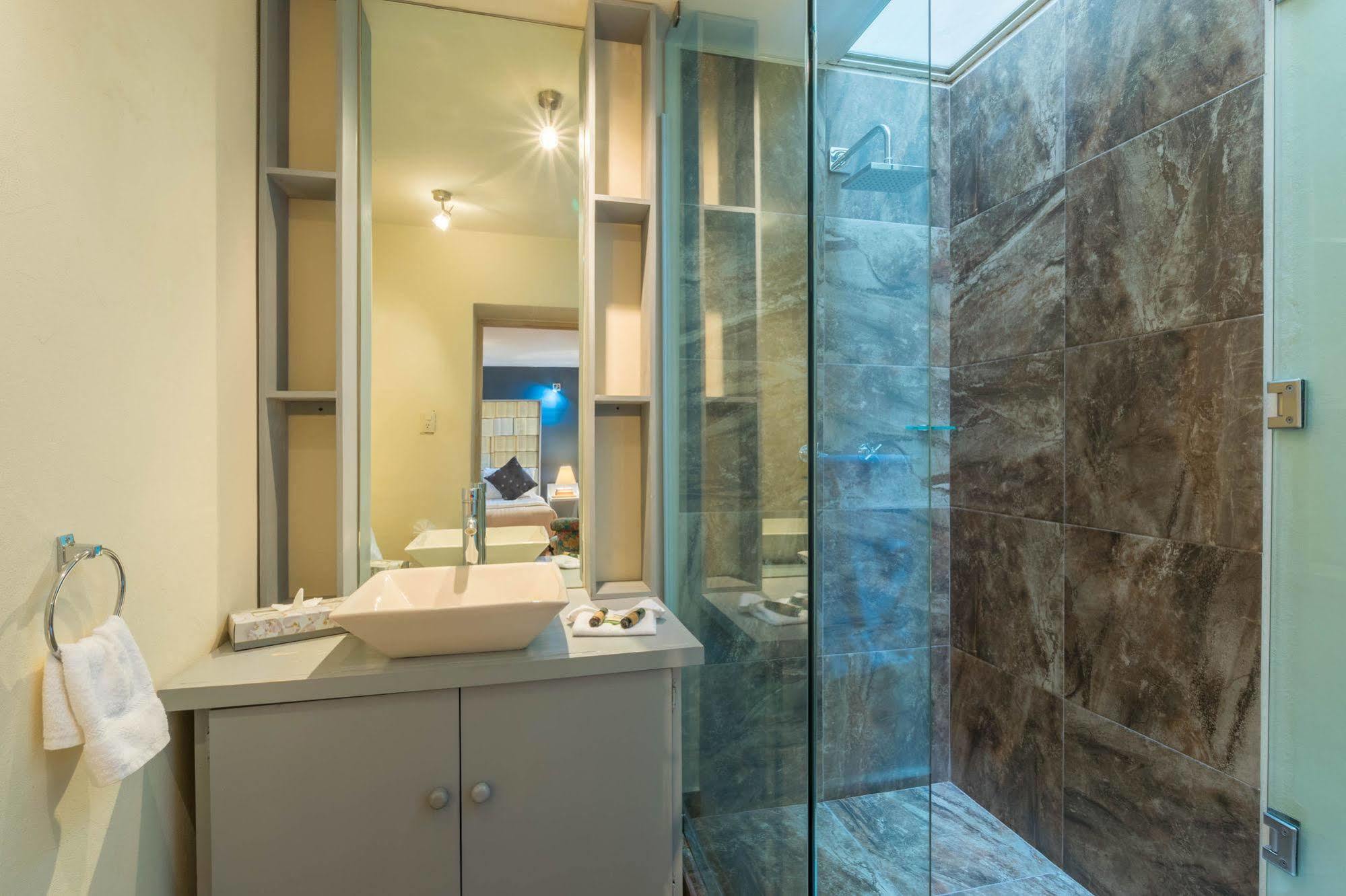Hotel Damiana Boutique เกเรตาโร ภายนอก รูปภาพ